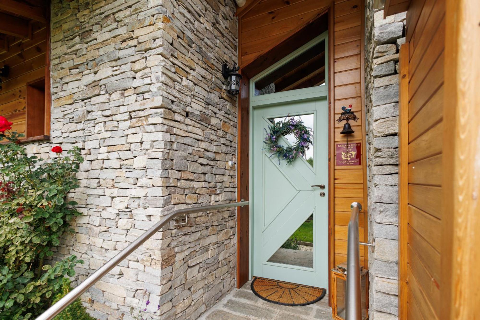 Mountain Villa Aleksia- With Jacuzzi Razlog Bagian luar foto